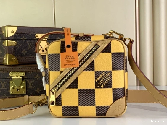 Cheap Messenger-24*24*8CM Chess VUITTON LOUIS 0815